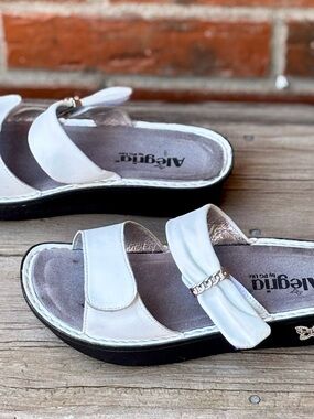 Alegria Karmen White Leather Comfort Adjustable Slides Sandals Sz 7/38